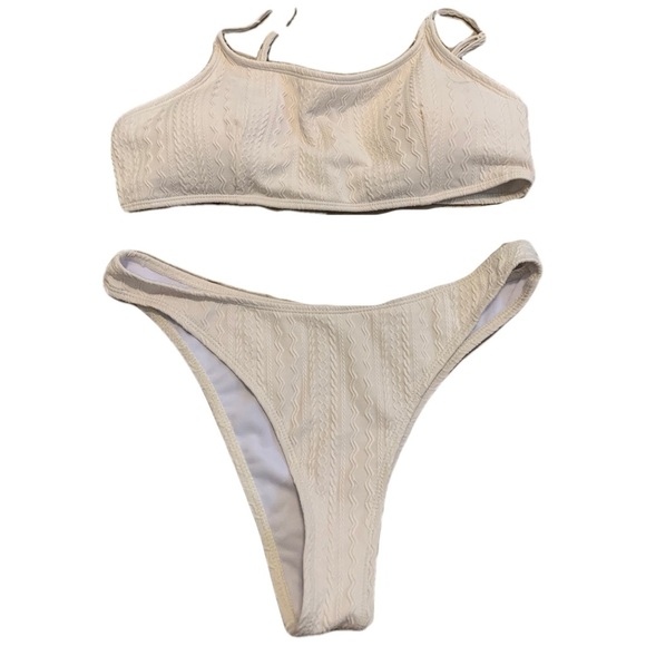💙 Cream Textured Bikini Swimsuit Set Size L with Pearl Body Chain - Picture 1 of 10